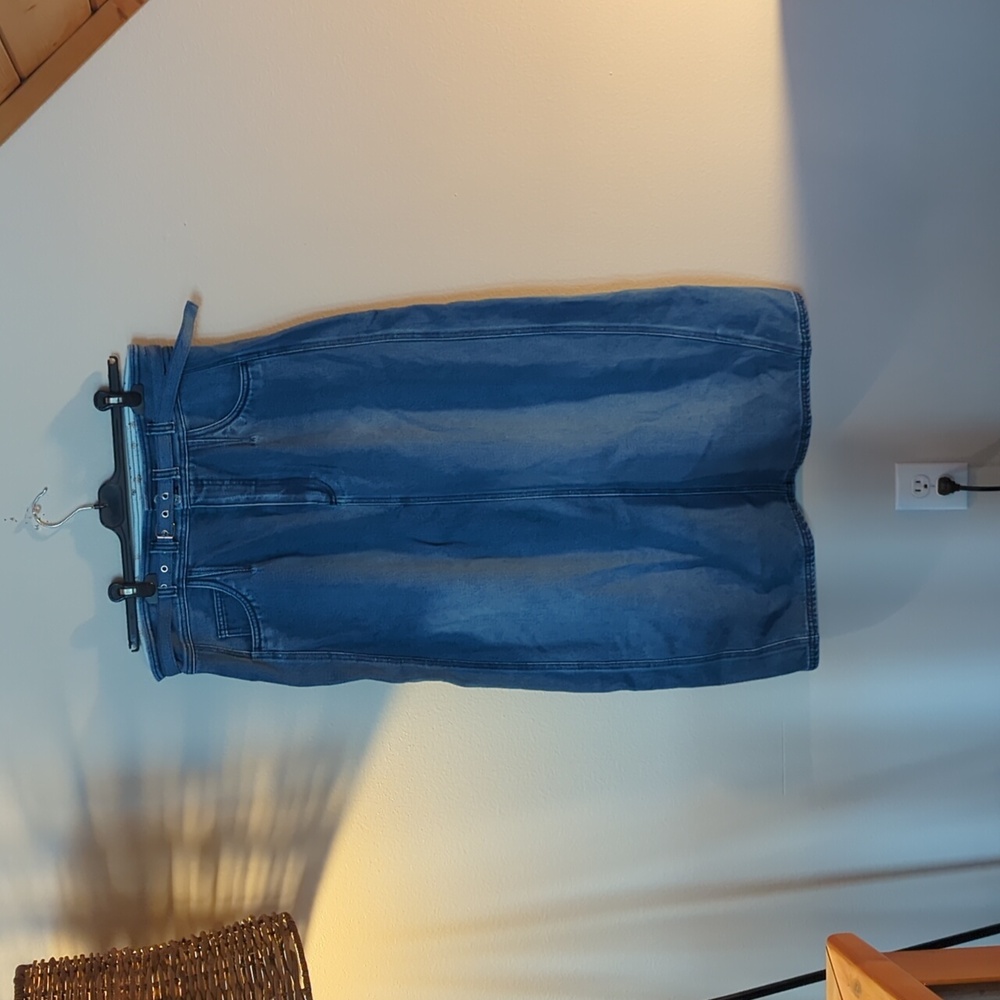 Never been worn barrel jean skirt